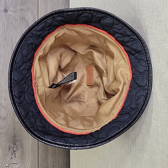 Women's Coach Black Signature Quilted Bucket Hat Small - Picture 4 of 9